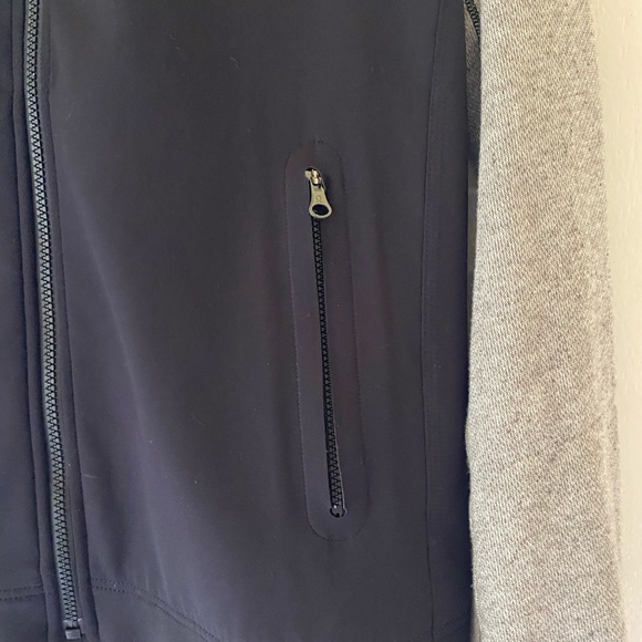 Lululemon baseball jacket size 8 - Picture 2 of 12